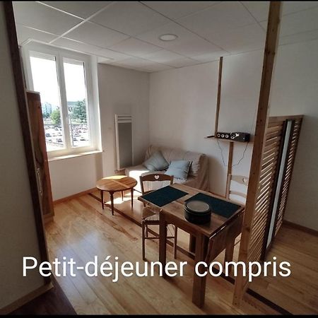 רואן Studio Sympa Avec Petit Dejeuner Entre Canal Et Loire מראה חיצוני תמונה